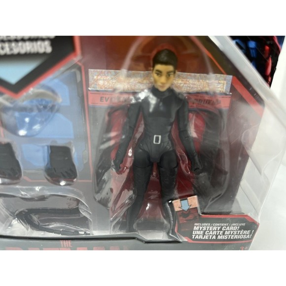 Spin Master DC The Batman - Selina Kyle and The Penguin 4" Action Figure - Picture 5 of 12